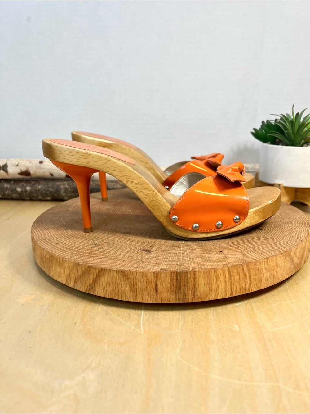 MIA Vintage Orange Patent Wooden Platform Slide Heels Studded Bow 8